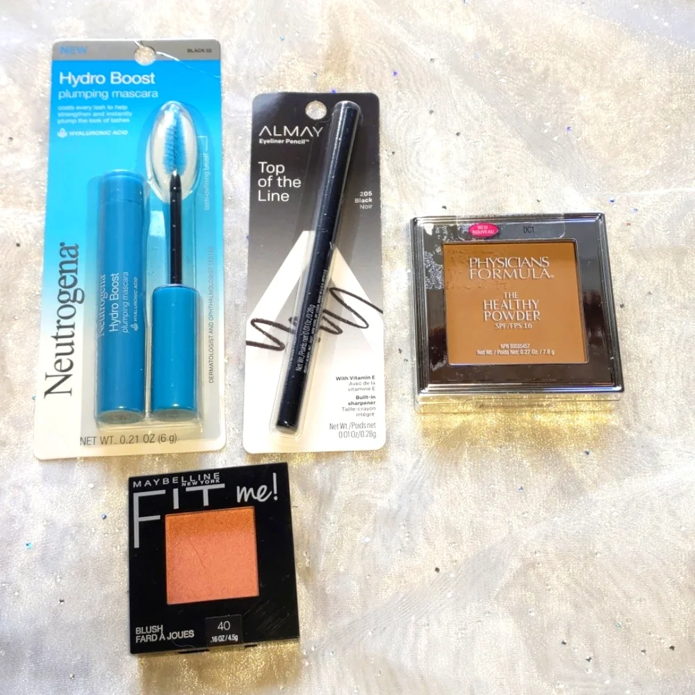 Lot of 4 make-up items